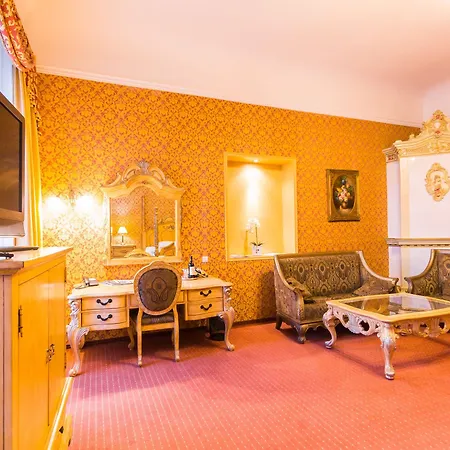 Garden Palace Hotel