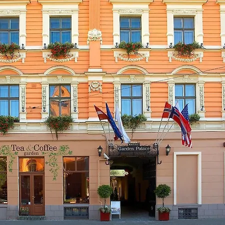 Garden Palace Hotel 4*